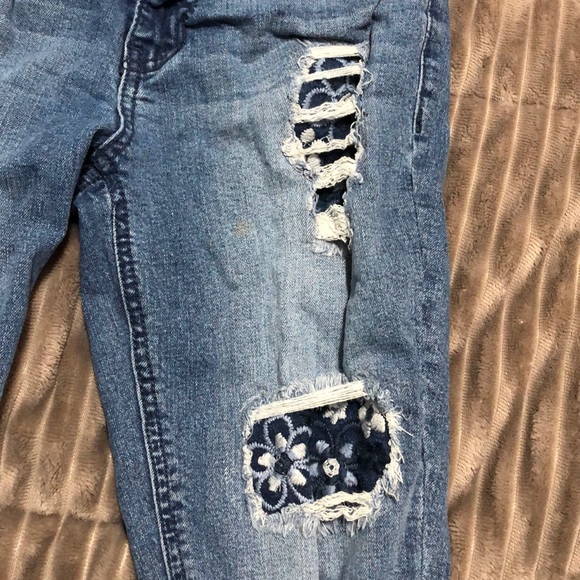 Ripped patched jeans - Picture 3 of 4